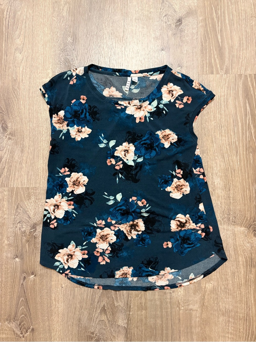 Elle Navy Floral Cap-Sleeve Blouse